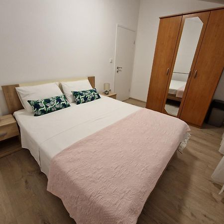 Apartment Hramina Murter Buitenkant foto