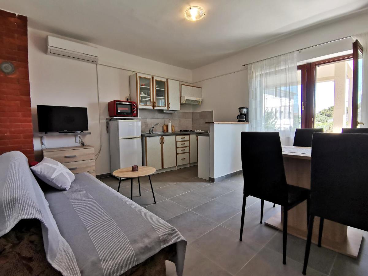 Apartment Hramina Murter Buitenkant foto