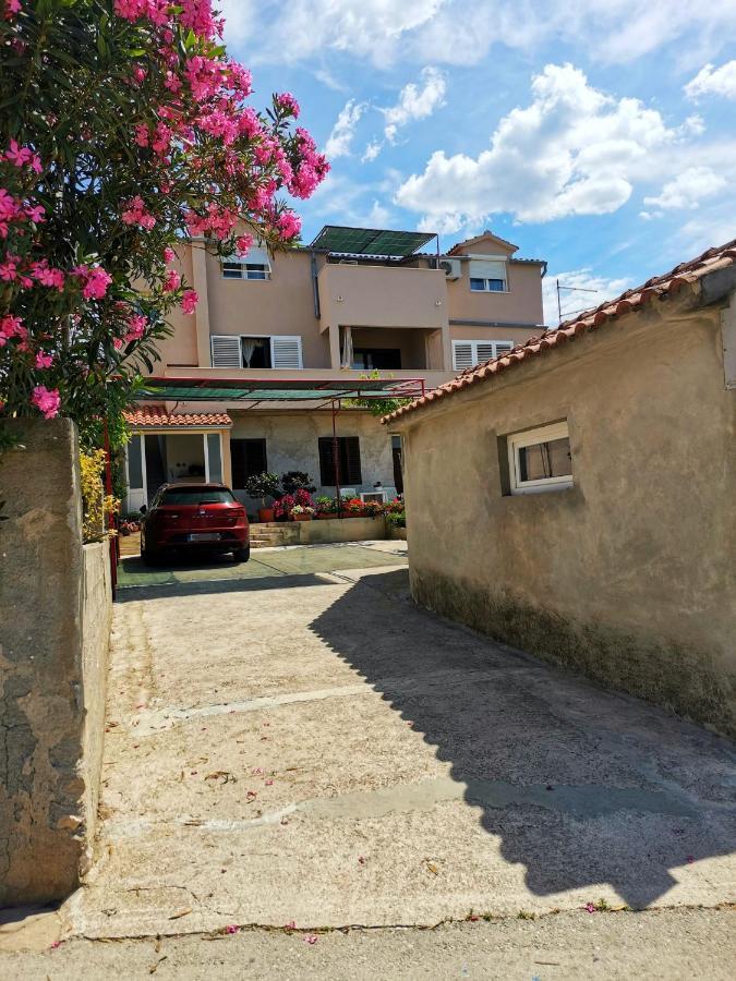 Apartment Hramina Murter Buitenkant foto
